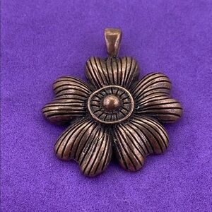 💛 Copper Flower Pendant Necklace